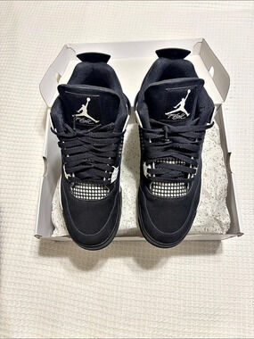 Jordan Air Jordan 4 Retro Sneakers Black & White US 12.5 Like New